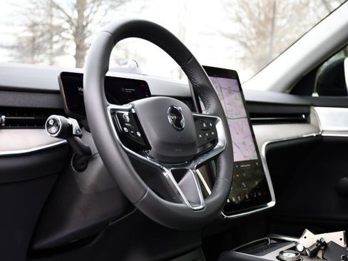 Used 2025 Volvo EX90 Ultra image 12