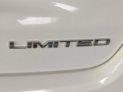 Used 2018 Jeep Compass Limited AWD/4WD image 12