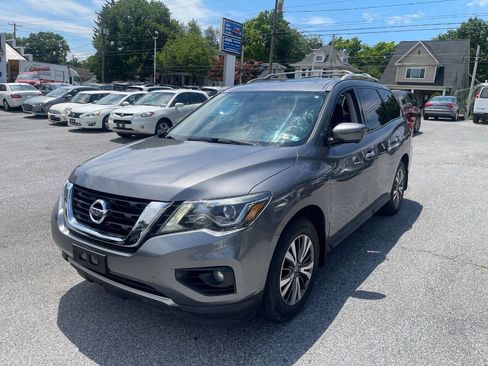 Used 2017 Nissan Pathfinder SL w/ SL Premium Package AWD/4WD image 2