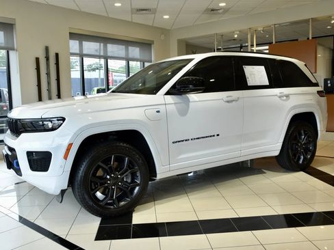 Used 2023 Jeep Grand Cherokee 30th Anniversary AWD/4WD image 3