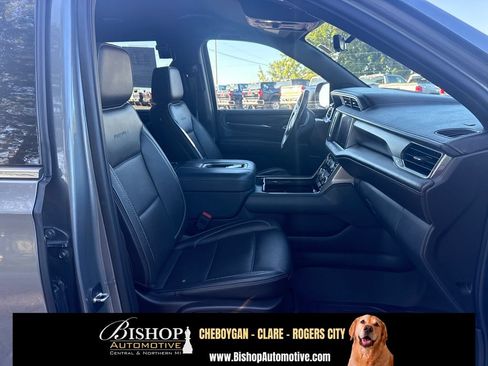Used 2022 GMC Yukon XL Denali w/ Advanced Technology Package AWD/4WD image 19