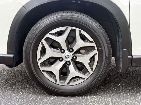 Used 2023 Subaru Forester Premium AWD/4WD image 30
