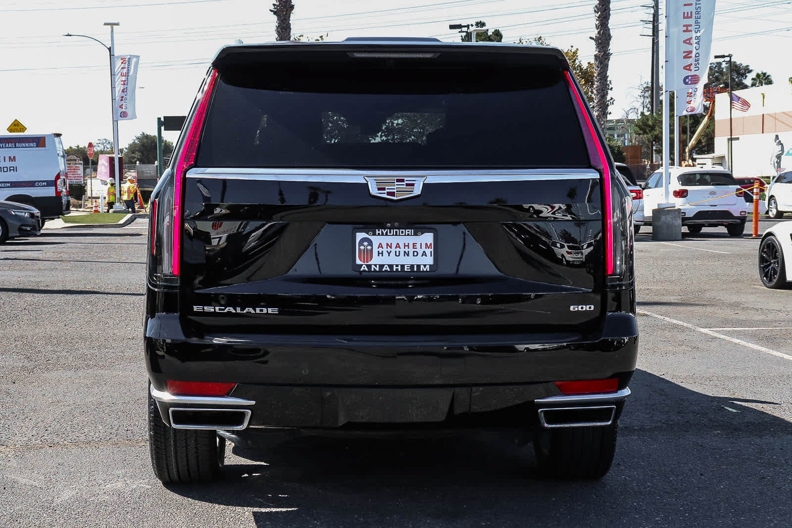Used 2023 Cadillac Escalade ESV Premium Luxury Platinum AWD/4WD image 8