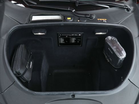 Used 2023 Ferrari F8 Tributo image 35