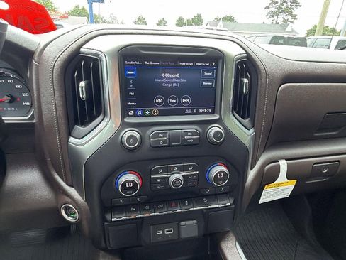 Used 2022 Chevrolet Silverado 1500 RST AWD/4WD image 29