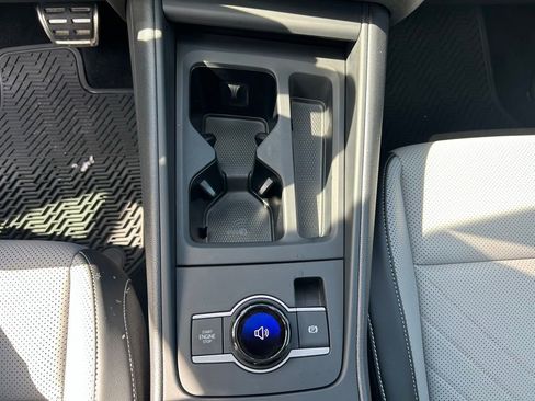 Used 2025 Volkswagen Tiguan SE R-Line FWD image 33