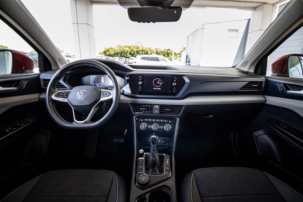 Certified 2024 Volkswagen Taos SE AWD/4WD image 28