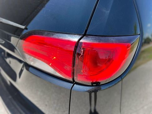 Used 2018 Chrysler Pacifica Touring Plus w/ S Appearance Package FWD image 19
