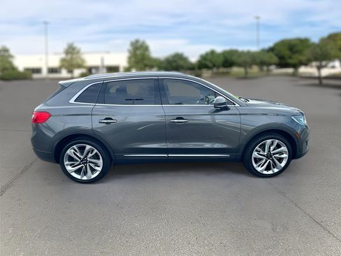 Used 2018 Lincoln MKX Reserve w/ Driver Assistance Package image 9