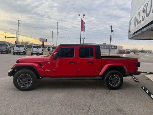 Used 2020 Jeep Gladiator Overland image 3