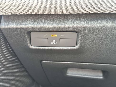 Certified 2025 Volkswagen Tiguan S AWD/4WD image 30