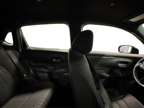 Used 2025 Honda HR-V Sport image 40