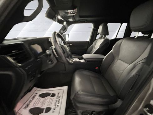 Used 2024 Lexus GX 550 w/ Accessory Package (Z1) AWD/4WD image 7