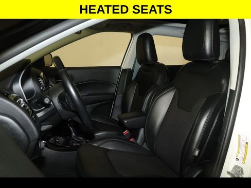 Used 2021 Jeep Compass Latitude w/ Sun and Sound Group AWD/4WD image 4