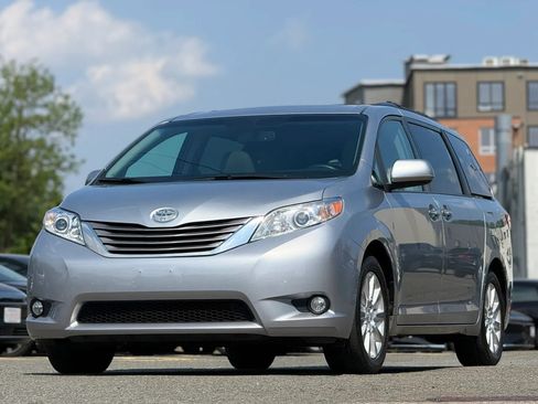Used 2015 Toyota Sienna XLE w/ XLE Navigation Package AWD/4WD image 1