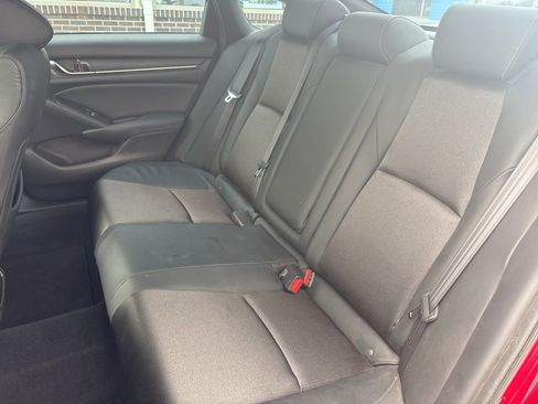 Used 2018 Honda Accord Sport image 31