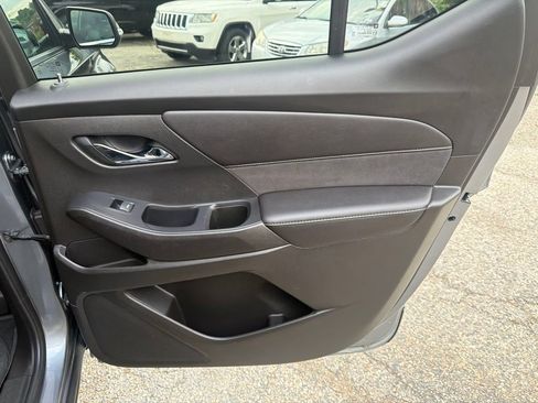 Used 2021 Chevrolet Traverse High Country w/ LPO, Floor Liner Package AWD/4WD image 18