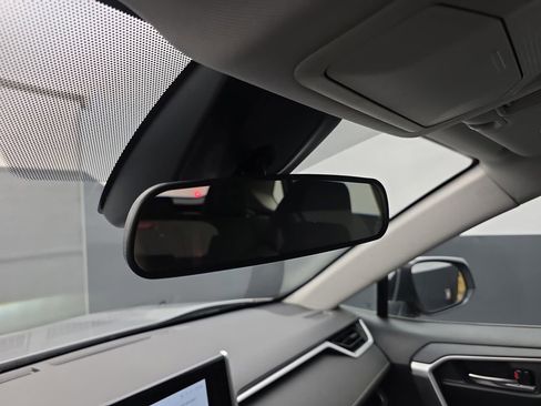 Used 2024 Toyota RAV4 XLE image 39