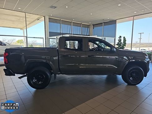 Used 2023 Chevrolet Colorado W/T image 3