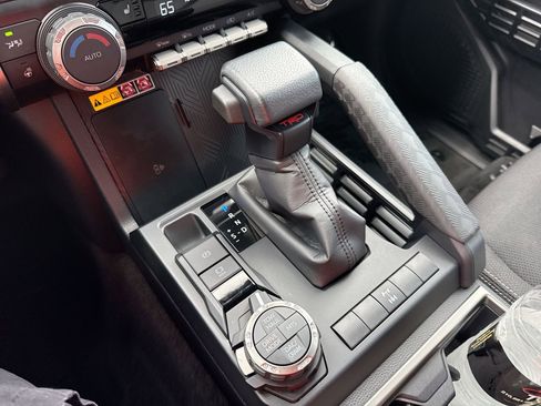 Certified 2025 Toyota 4Runner TRD Off-Road AWD/4WD image 20