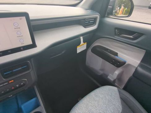 New 2026 Ford Maverick XLT FWD image 18