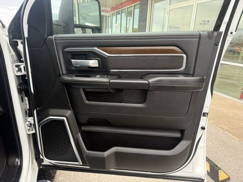 Used 2024 RAM 2500 Laramie AWD/4WD image 27