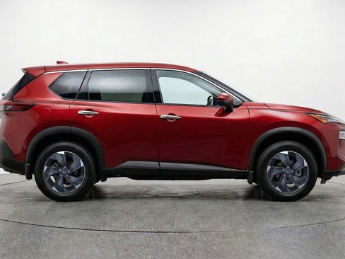 Used 2025 Nissan Rogue SV AWD/4WD image 11