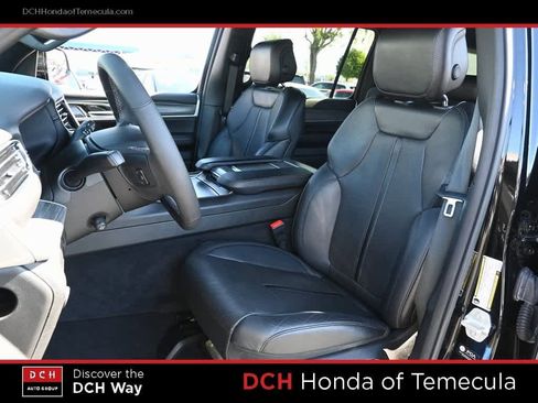 Used 2024 Jeep Wagoneer L Series II image 18