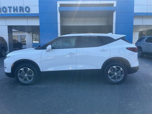 Used 2025 Chevrolet Blazer LT image 1