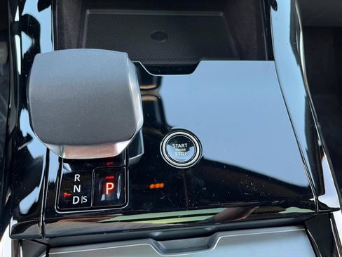 Used 2025 Land Rover Range Rover Sport SE image 22