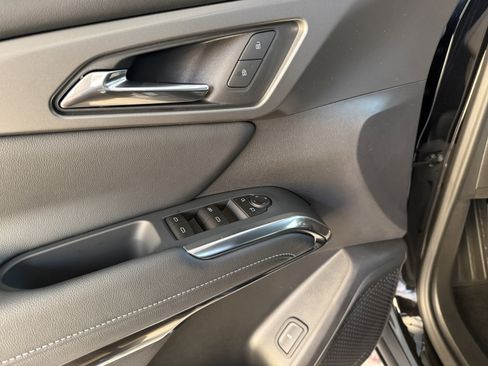 New 2026 Chevrolet Traverse LT image 17