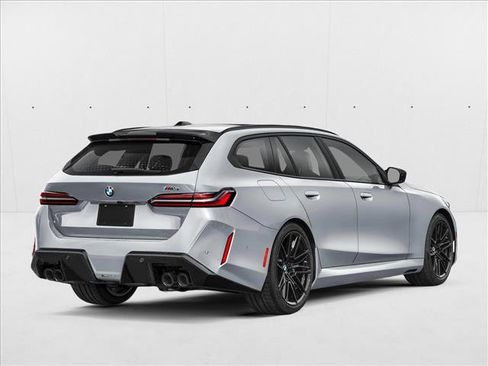 New 2027 BMW M5 Touring AWD/4WD image 2