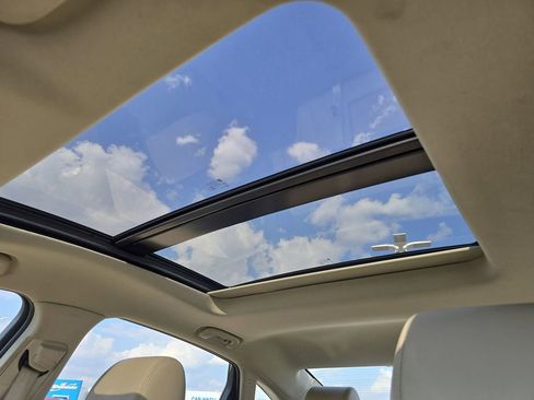 Used 2017 Buick LaCrosse Premium image 20