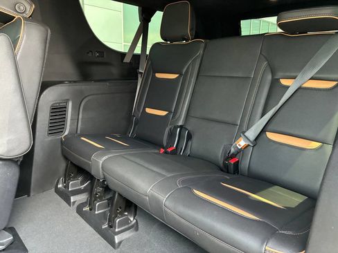 Used 2023 GMC Yukon XL AT4 w/ Technology Package AWD/4WD image 21