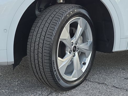 Used 2024 Audi Q5 2.0T Prestige w/ Prestige Package image 33