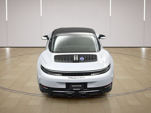 Certified 2025 Porsche 911 Targa 4 GTS AWD/4WD image 40