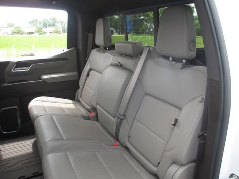 Used 2024 GMC Sierra 1500 SLT w/ SLT Premium Plus Package AWD/4WD image 24