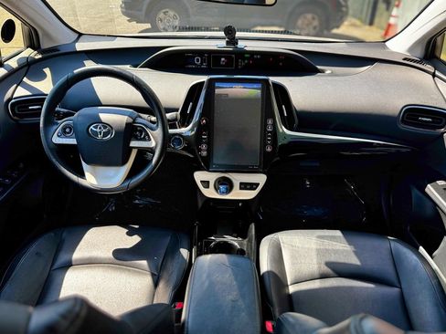 Used 2017 Toyota Prius Prime Premium w/ Preferred Accessory Package FWD image 21