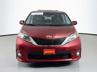 Certified 2017 Toyota Sienna SE Premium FWD video 2