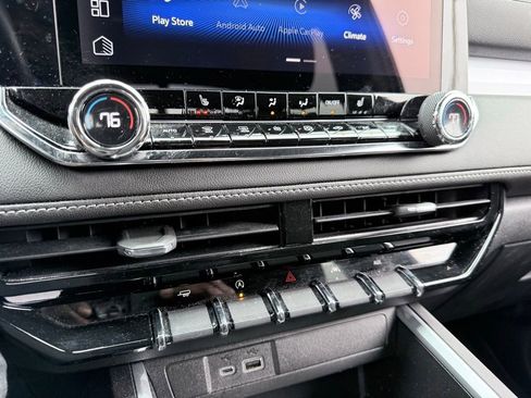 Used 2023 Chevrolet Colorado LT w/ LT Convenience Package II image 20