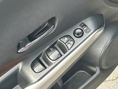 Used 2020 Nissan Kicks SR w/ Exterior Package image 12