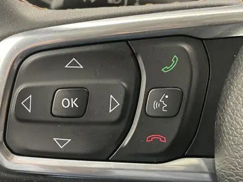 Used 2023 Jeep Gladiator Sport AWD/4WD image 6