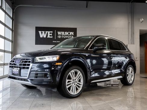 Used 2019 Audi Q5 Prestige w/ Prestige Package image 2
