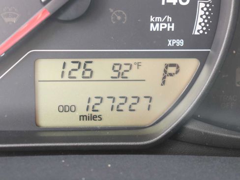 Used 2015 Toyota Yaris L FWD image 11