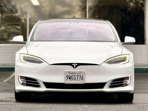 Used 2018 Tesla Model S 100D image 3