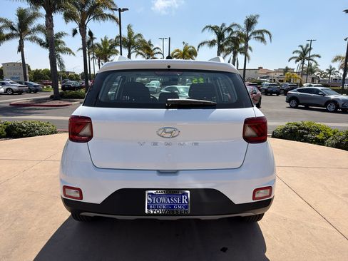 Used 2025 Hyundai Venue SEL FWD image 5