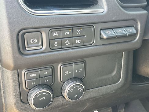 Used 2024 Chevrolet Tahoe High Country image 20