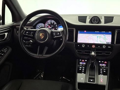 Used 2023 Porsche Macan AWD/4WD image 29