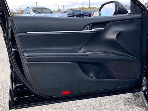 Used 2022 Toyota Camry SE image 20