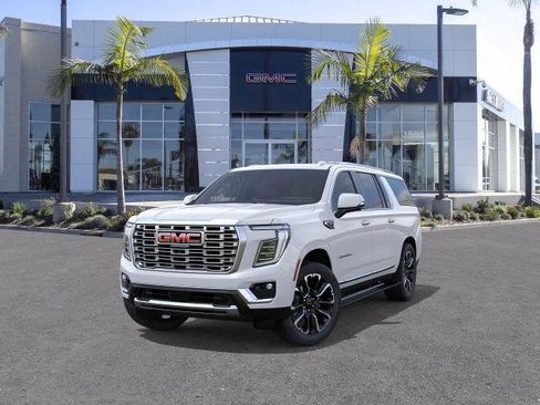 New 2026 GMC Yukon XL Denali w/ Sun & Power Step Package image 8